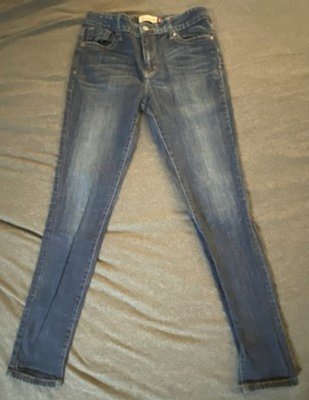 26 - Eunina Women's Blue Jeans Size 9 Style #9956